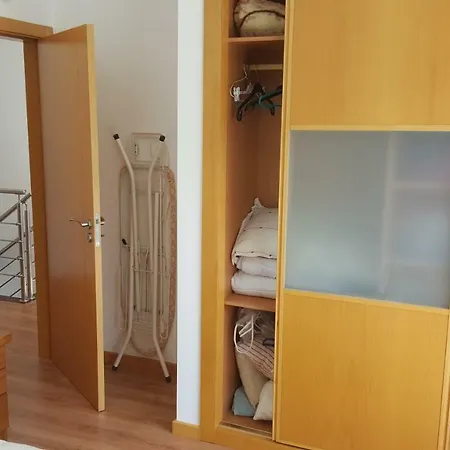 Jdlourenco House ナザレ